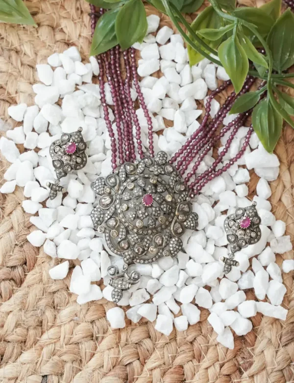 The Victorian Majesty Suite Set