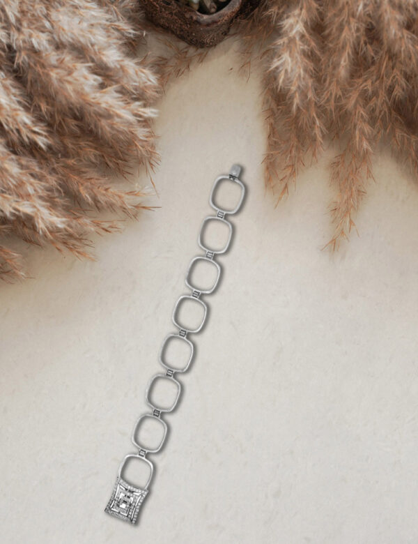 Labyrinth Luxe Convertible Ring Cum Bracelet