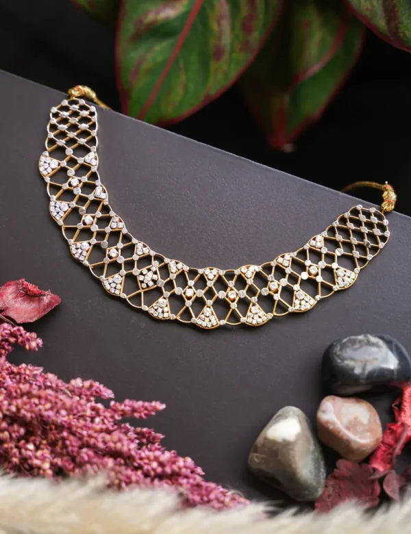 Majestic Lattice Choker Necklace