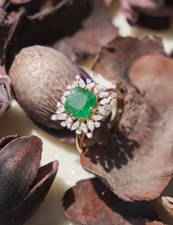 Emerald Halo Luxe Ring